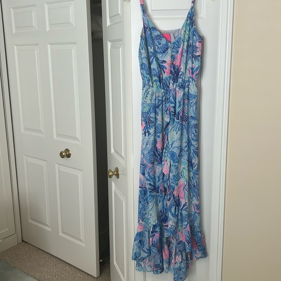 Lilly Pulitzer Dresses & Skirts - Lilly Pulitzer dress in blues, pink and green. Size L.